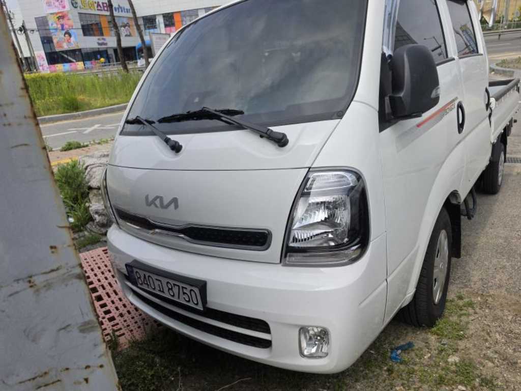 Small Truck Cargo (small) 2025 Blanco - Importación desde Corea - HF Imports Iquique - Foto 1