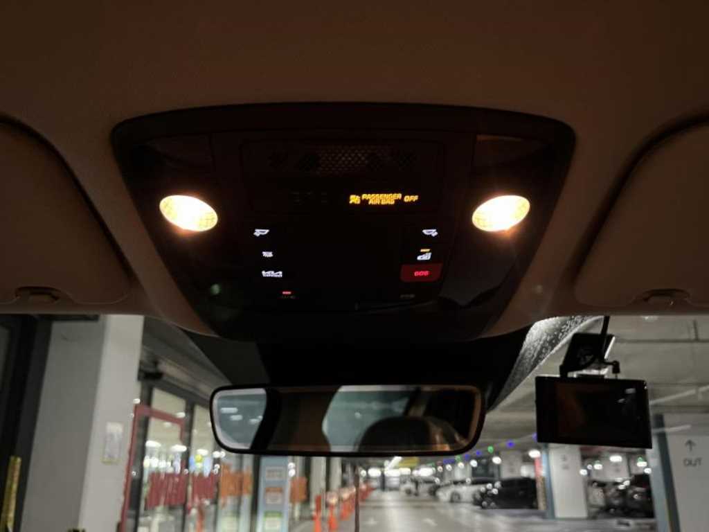 KIA Carnival - Vista 10
