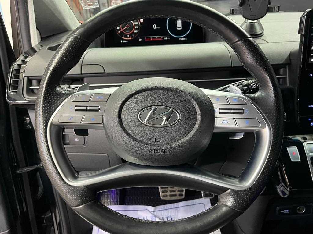 HYUNDAI Staria - Vista 10