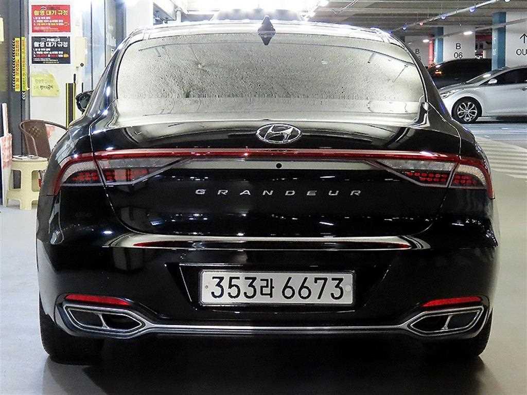 HYUNDAI Grandeur - Vista 5