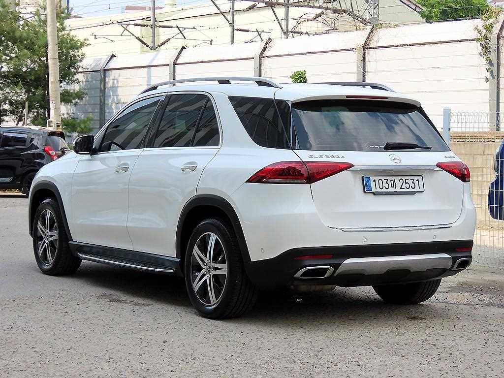 Mercedes Benz GLE Class - Vista 3
