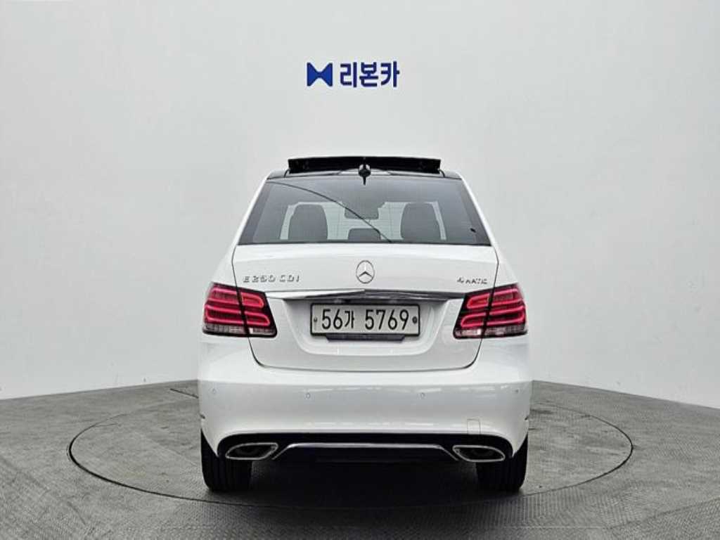 Mercedes Benz E class - Vista 4