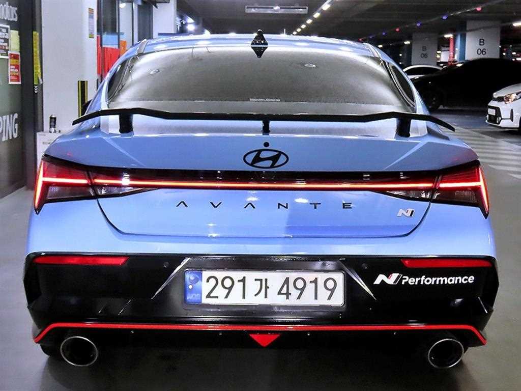 HYUNDAI Avante - Vista 5