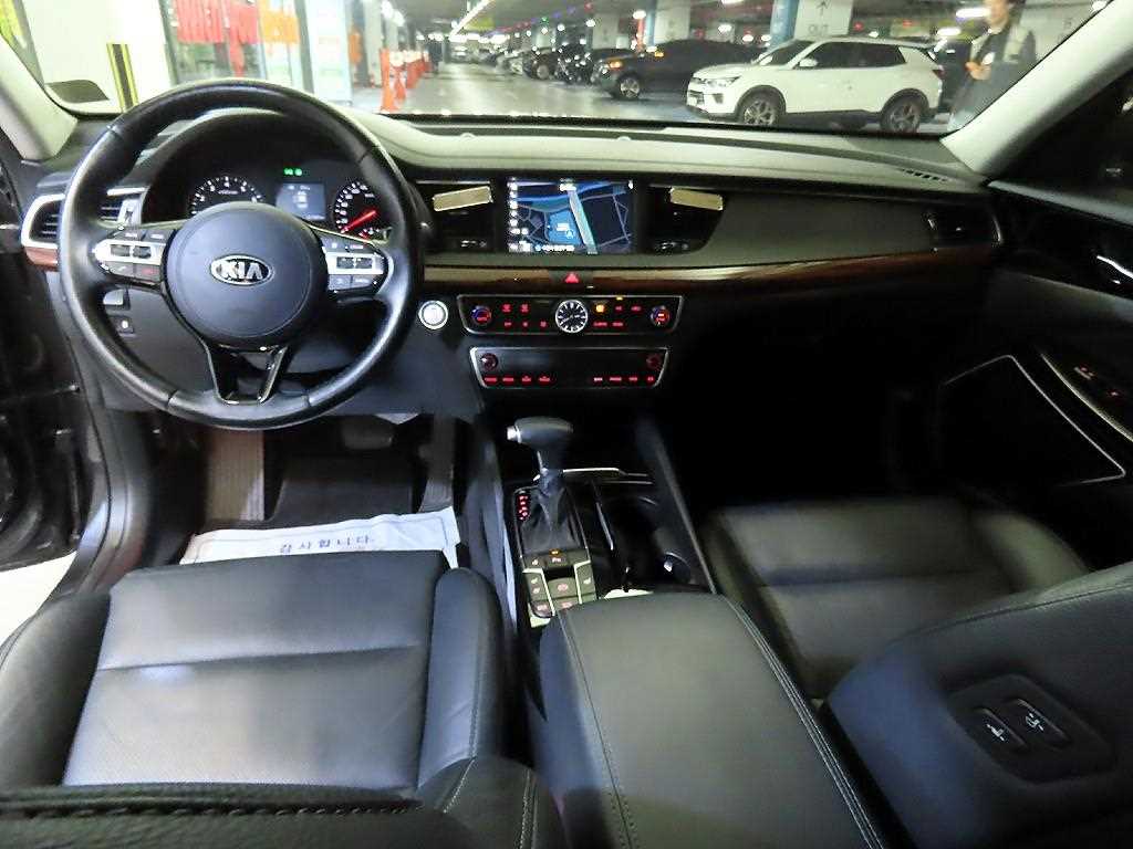 KIA K7 - Vista 10