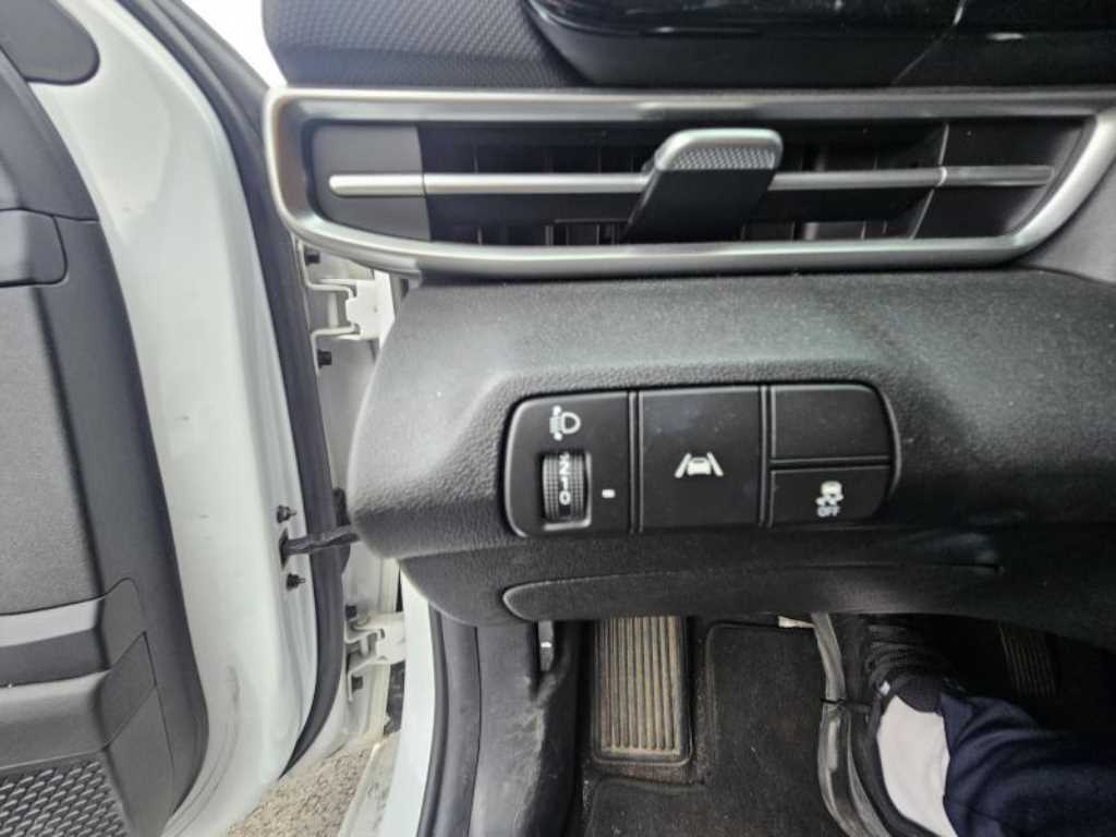 HYUNDAI Avante - Vista 6