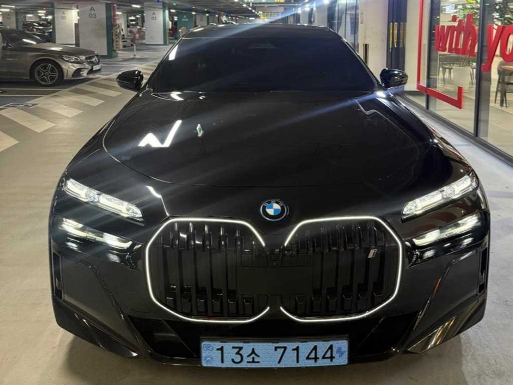 BMW i7 2024 Negro - Importación desde Corea - HF Imports Iquique - Foto 1