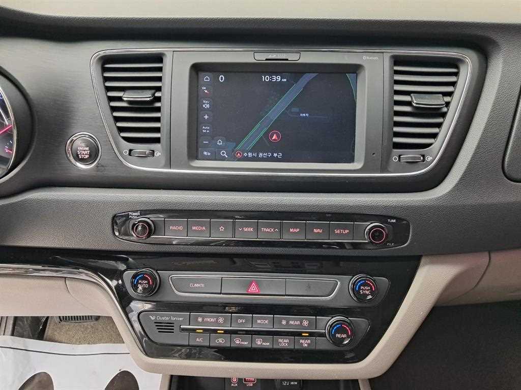 KIA Carnival - Vista 9