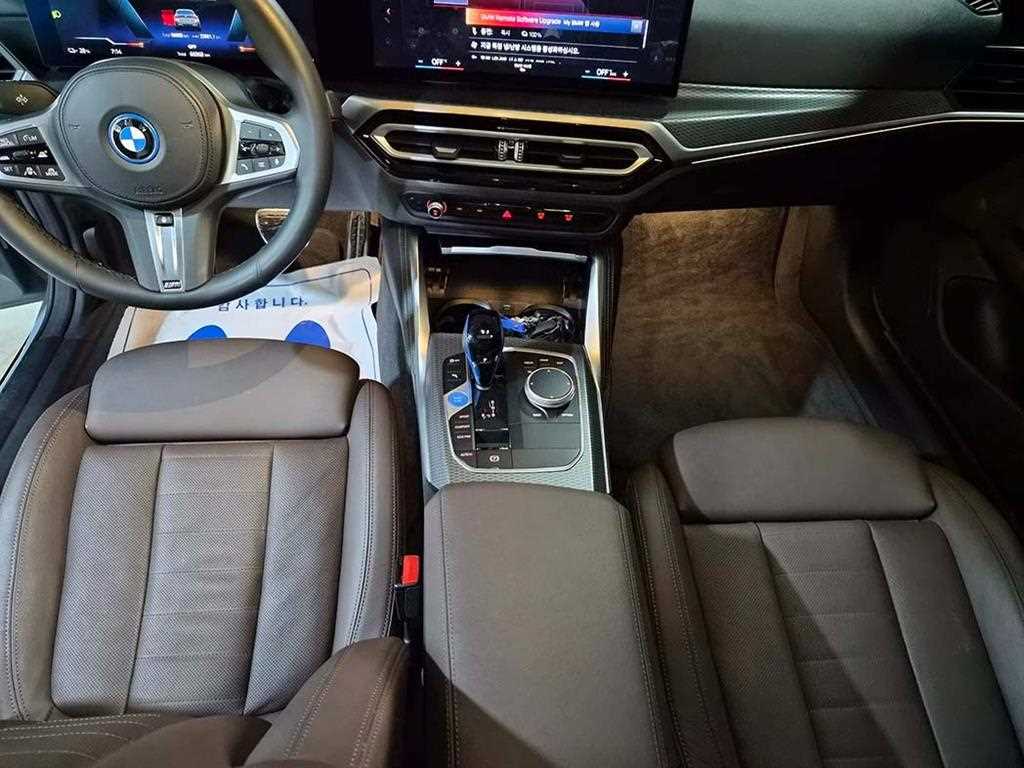 BMW i4 - Vista 10