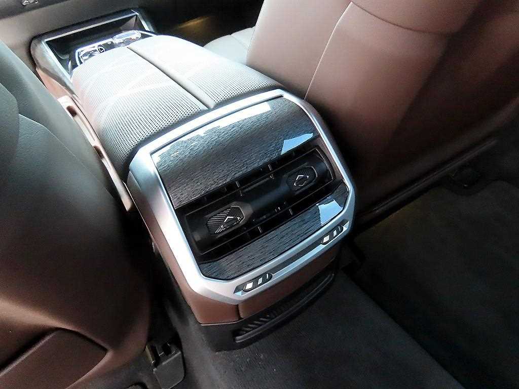 BMW 7 Series 2023 Blanco - Importación desde Corea - HF Imports Iquique - Foto 15