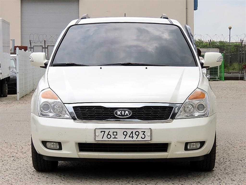 KIA Carnival 2010 Blanco - Importación desde Corea - HF Imports Iquique - Foto 1