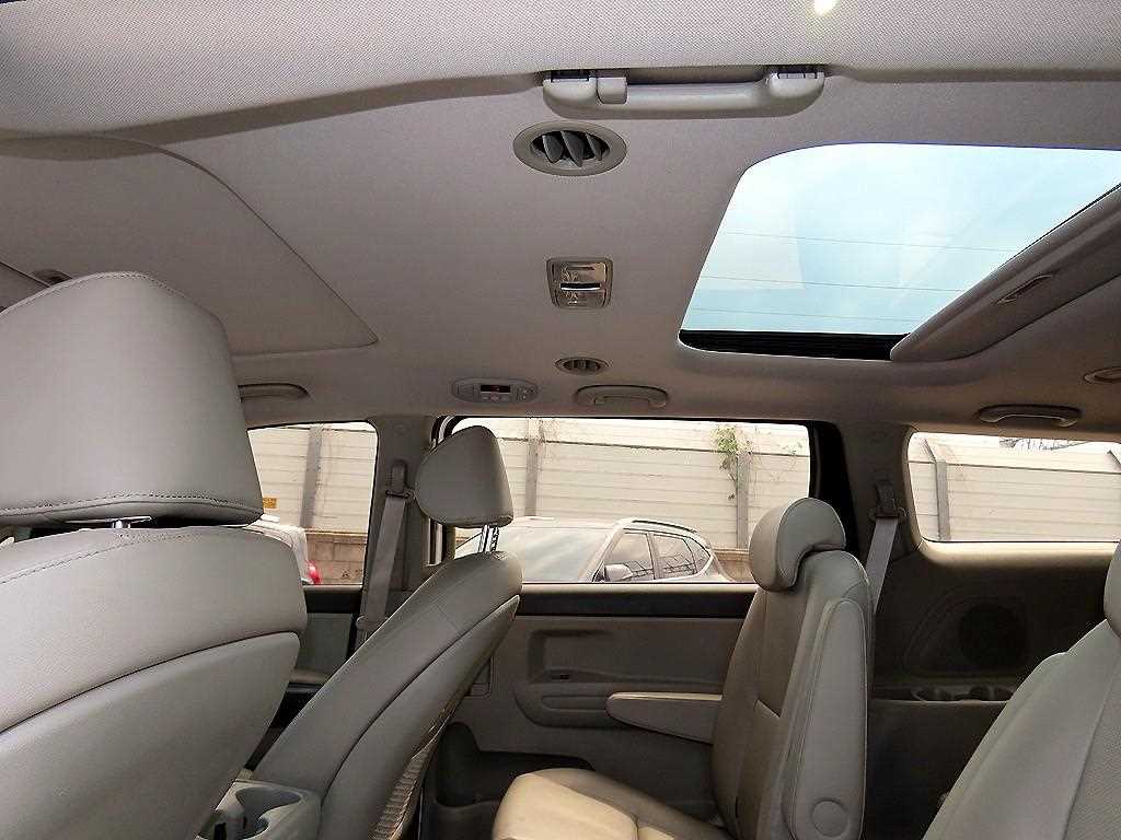 KIA Carnival 2018 Blanco - Importación desde Corea - HF Imports Iquique - Foto 17