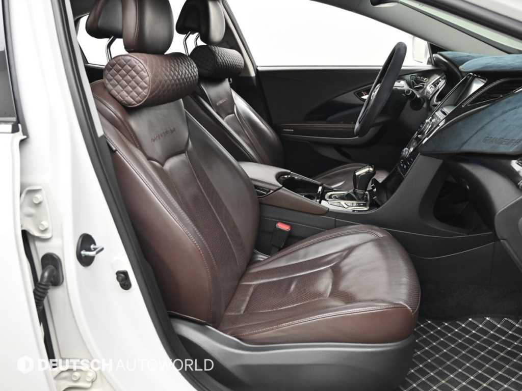 HYUNDAI Grandeur - Vista 10