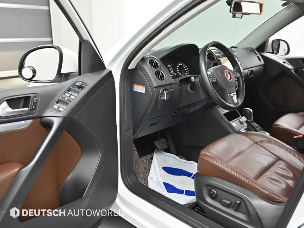 Volkswagen Tiguan - Vista 11