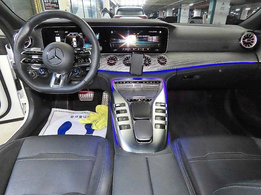 Mercedes Benz AMG GT - Vista 10