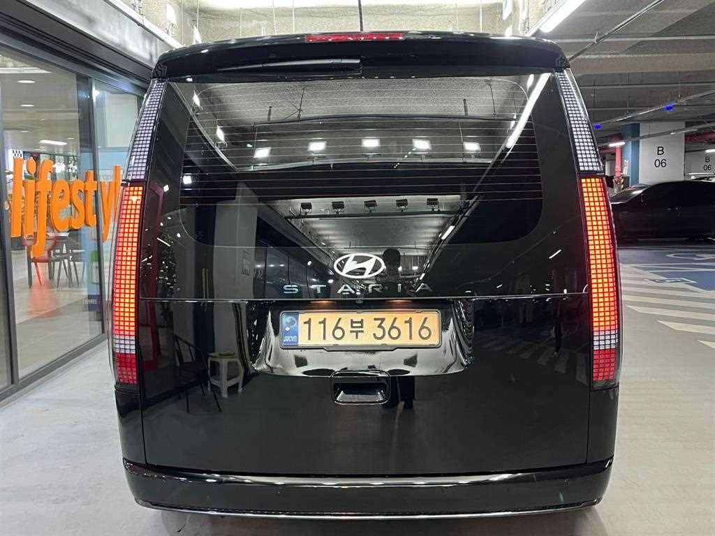 HYUNDAI Staria - Vista 5