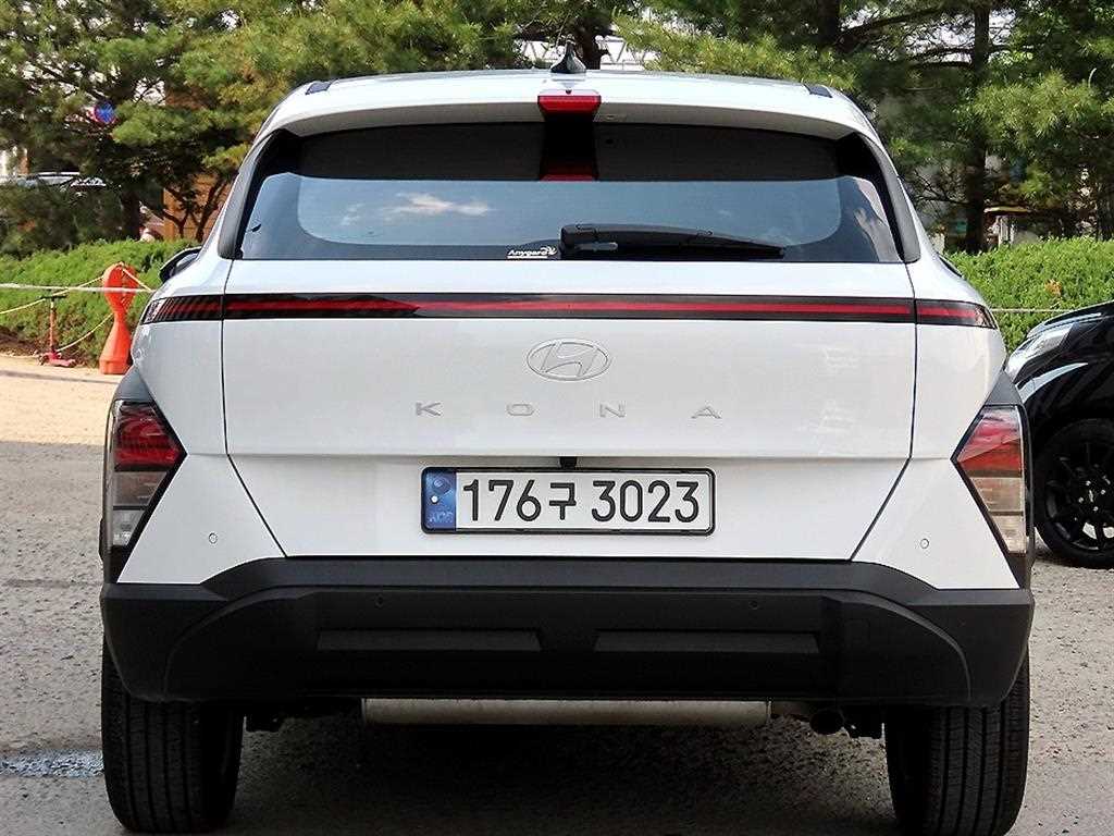 HYUNDAI Kona - Vista 4