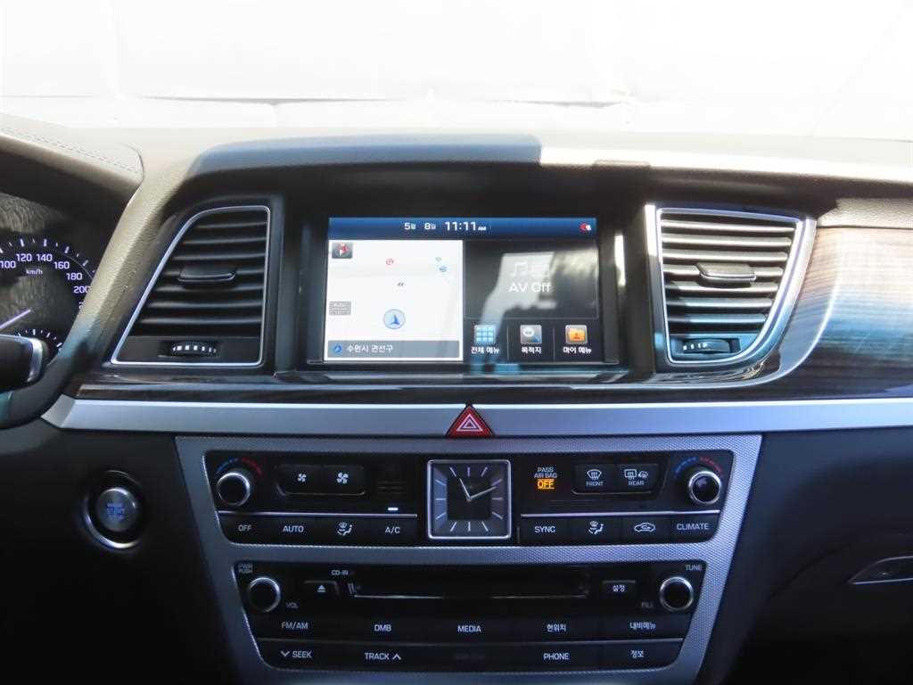 Genesis G80 - Vista 10