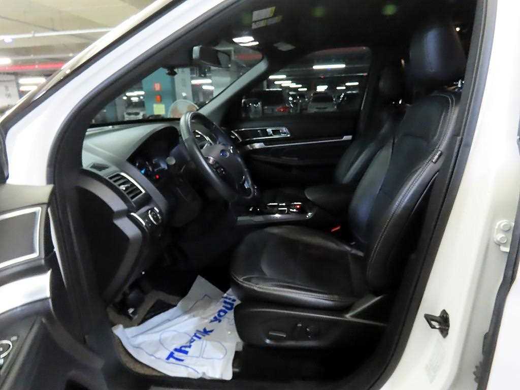 Ford Explorer - Vista 6