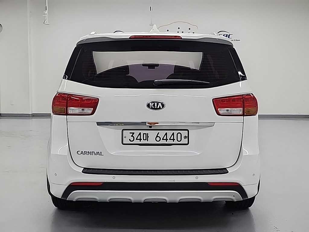 KIA Carnival - Vista 3