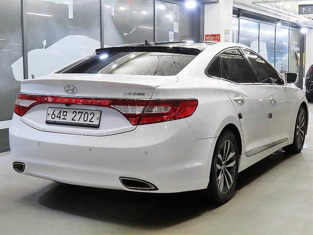 HYUNDAI Grandeur - Vista 4