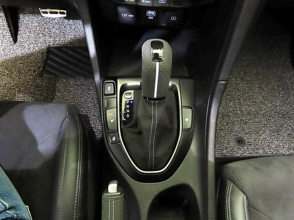 HYUNDAI Veloster - Vista 12