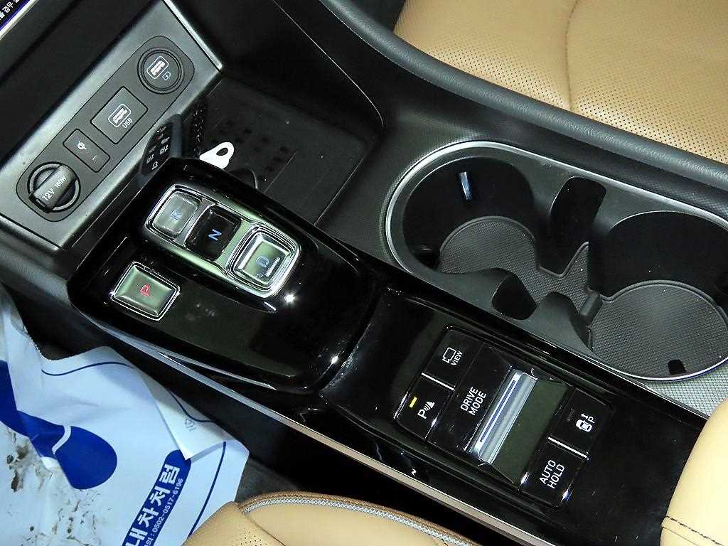 HYUNDAI Sonata - Vista 12