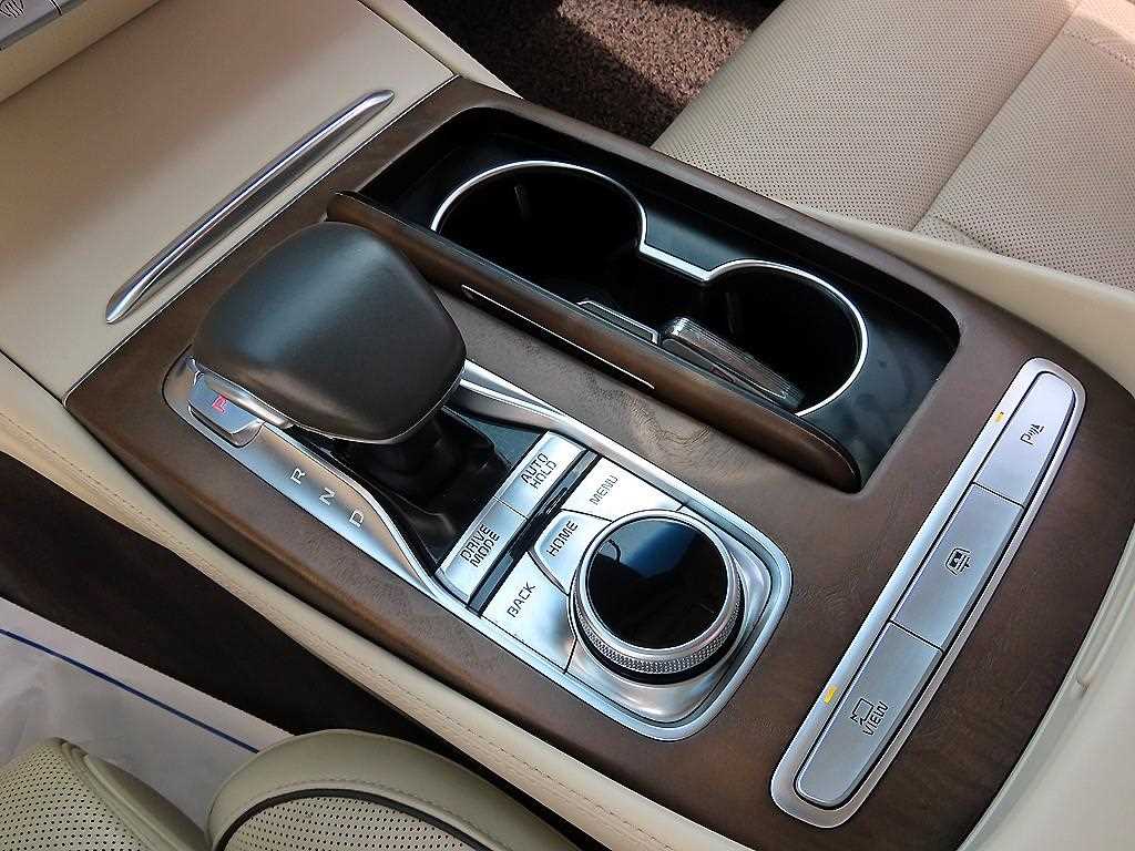 KIA K9 - Vista 11
