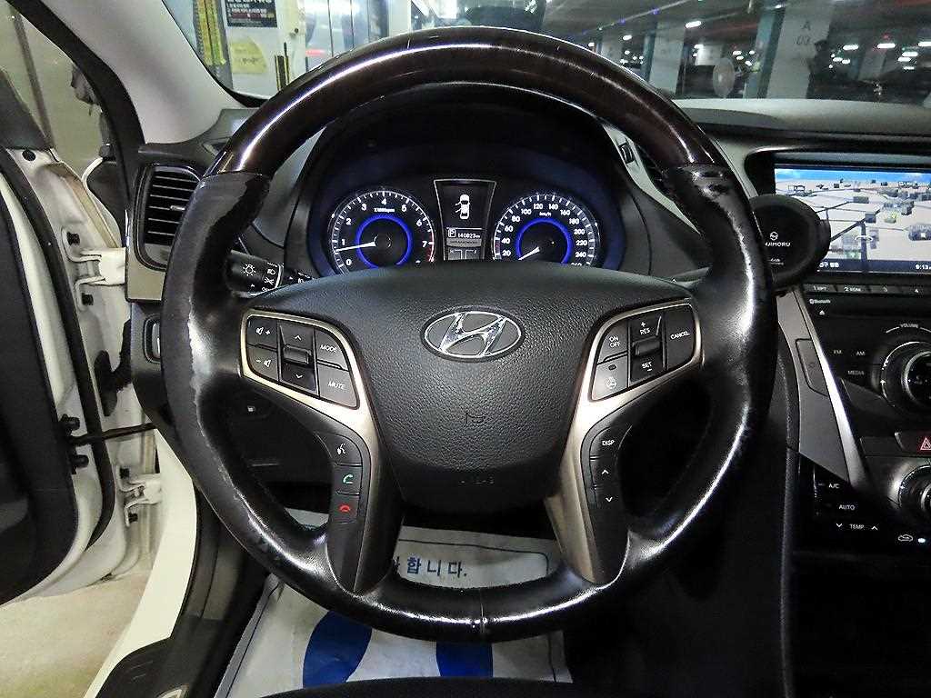 HYUNDAI Grandeur - Vista 8