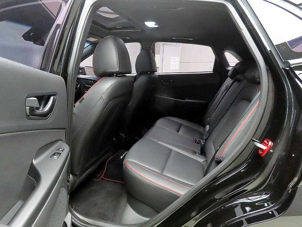 HYUNDAI Kona - Vista 6