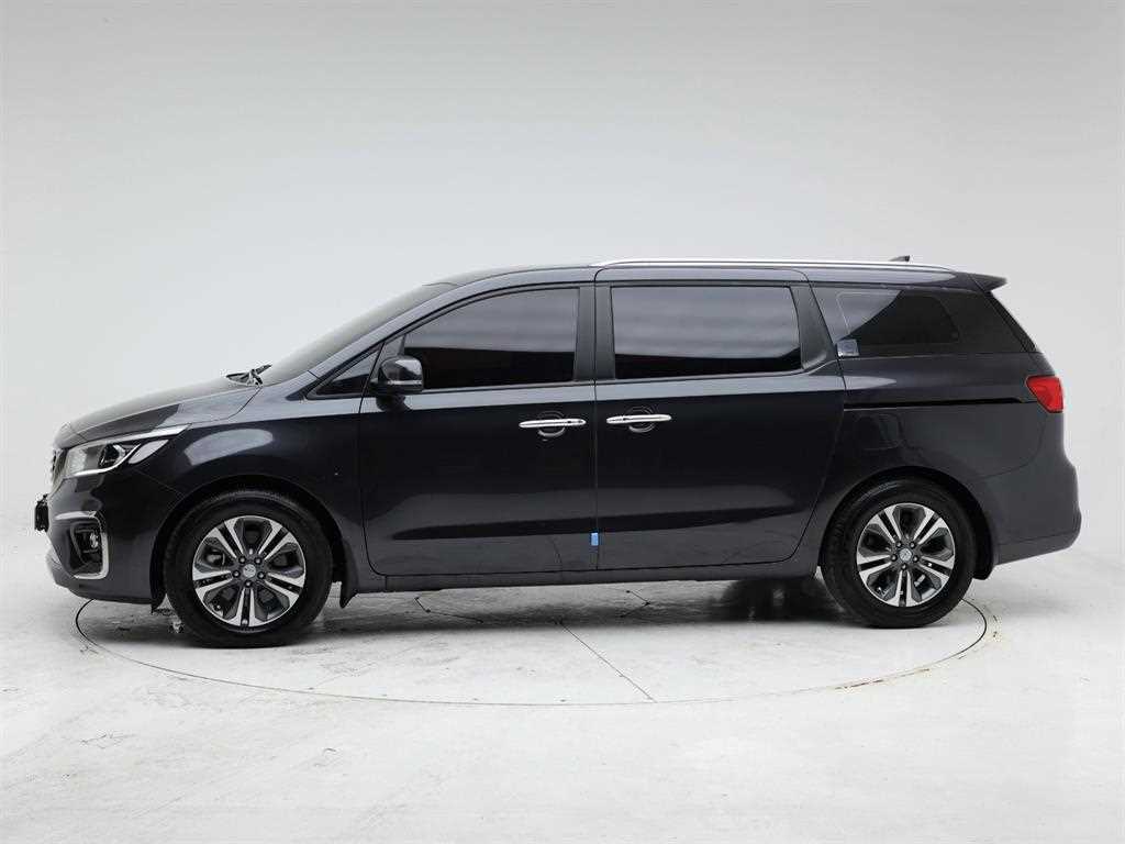KIA Carnival - Vista 3