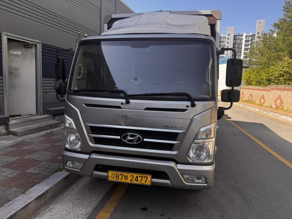 medium and large cargo truck - Vista 2