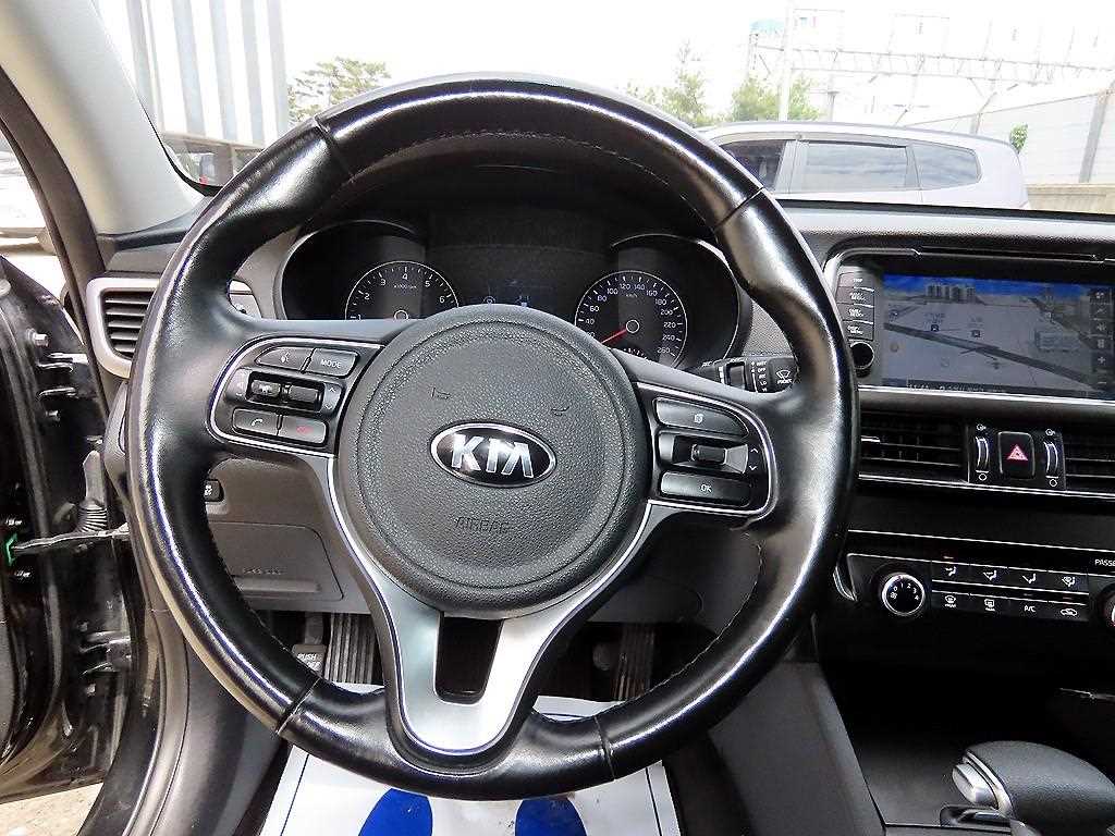 KIA K5 - Vista 8