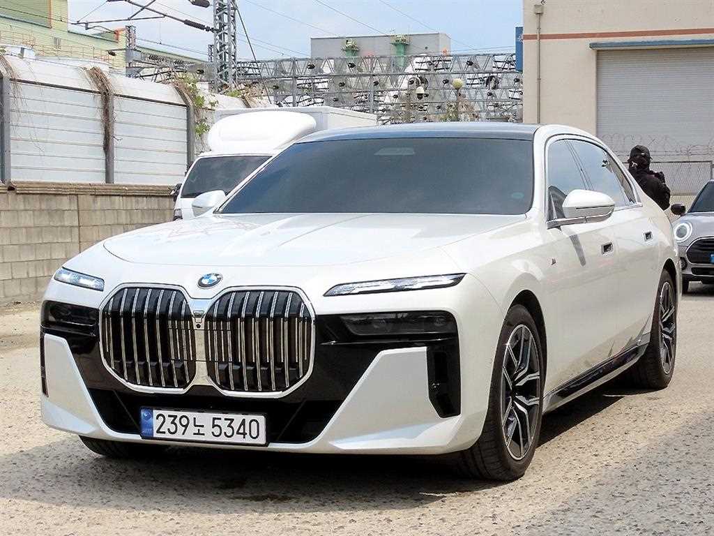 BMW 7 Series - Vista 2