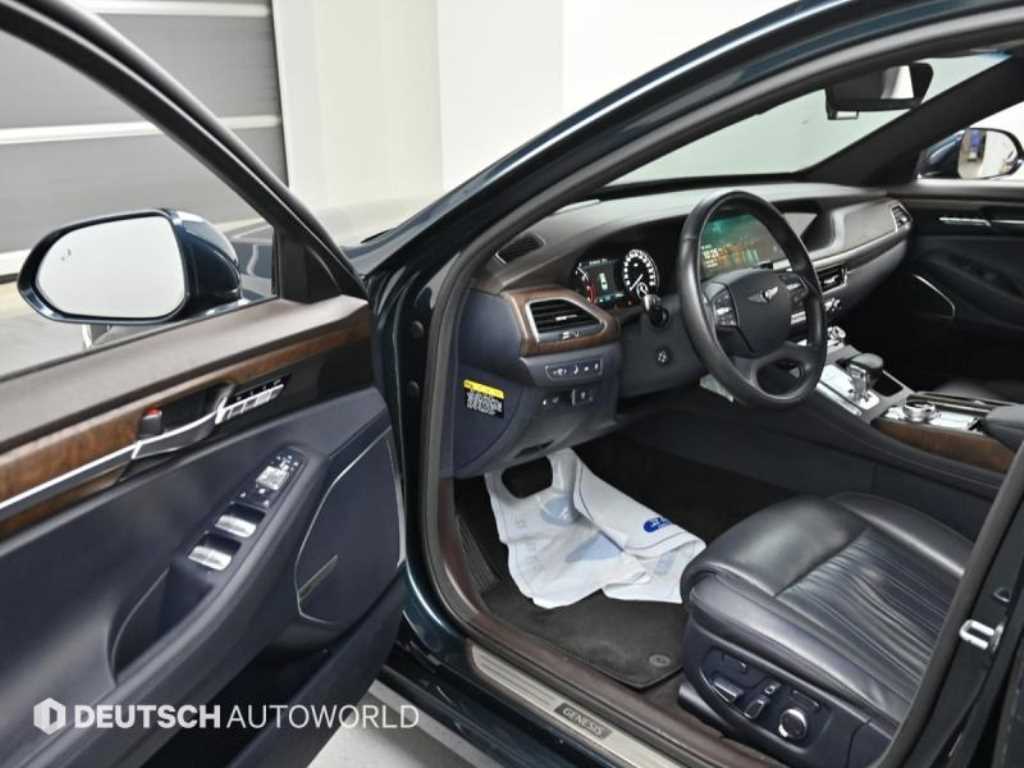 Genesis G90 - Vista 11