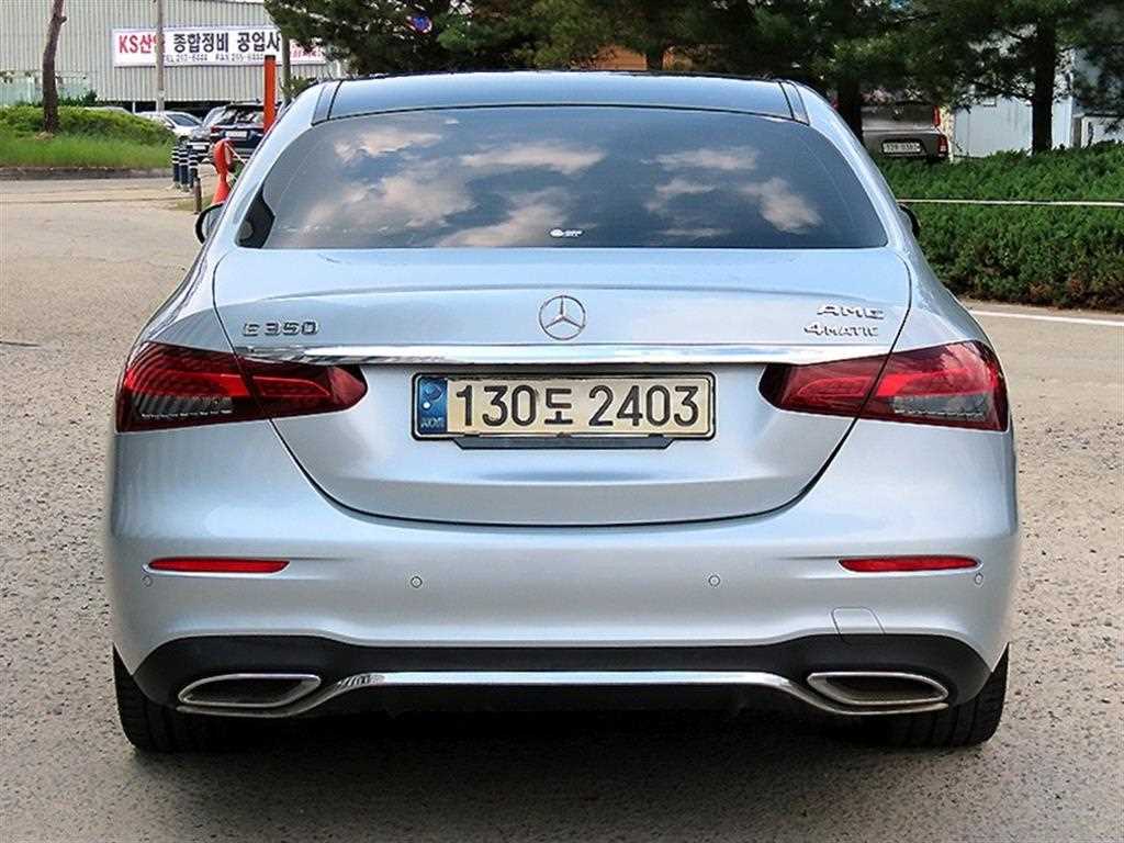Mercedes Benz E class - Vista 4