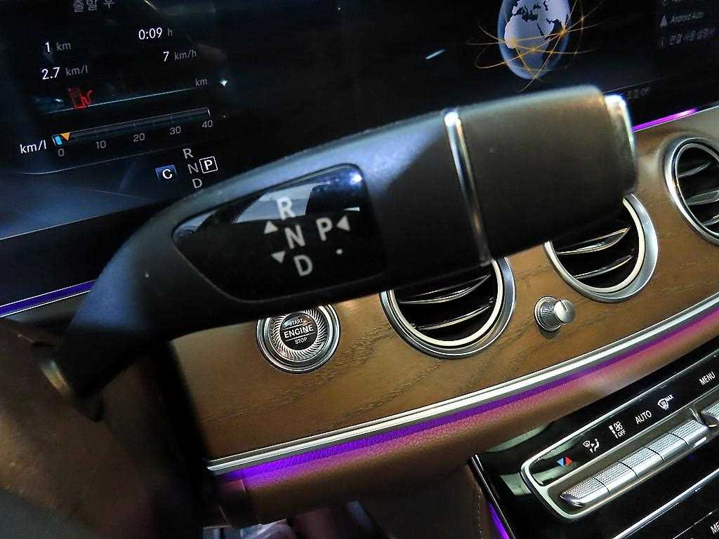 Mercedes Benz E class - Vista 12