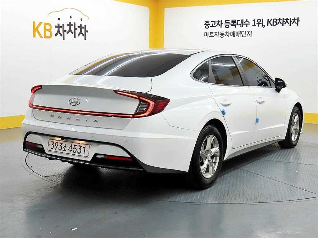 HYUNDAI Sonata - Vista 4