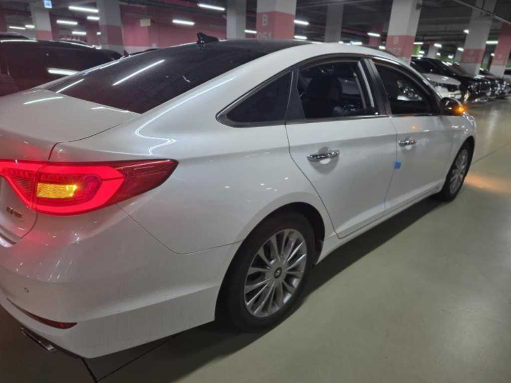 HYUNDAI Sonata - Vista 2