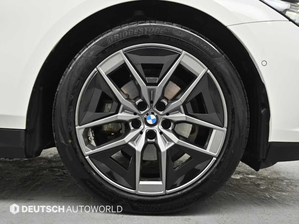 BMW 5 Series - Vista 5