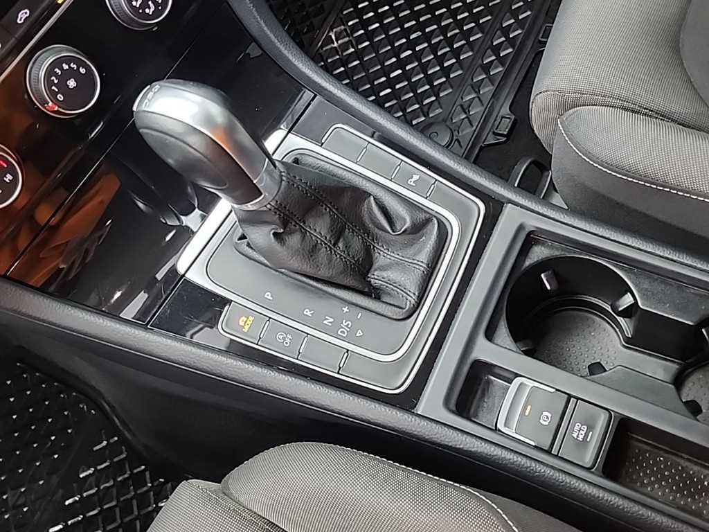 Volkswagen Golf - Vista 8