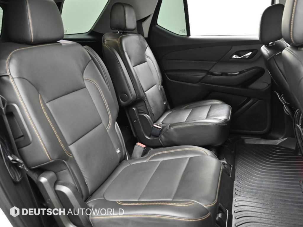 Chevrolet Travers - Vista 12