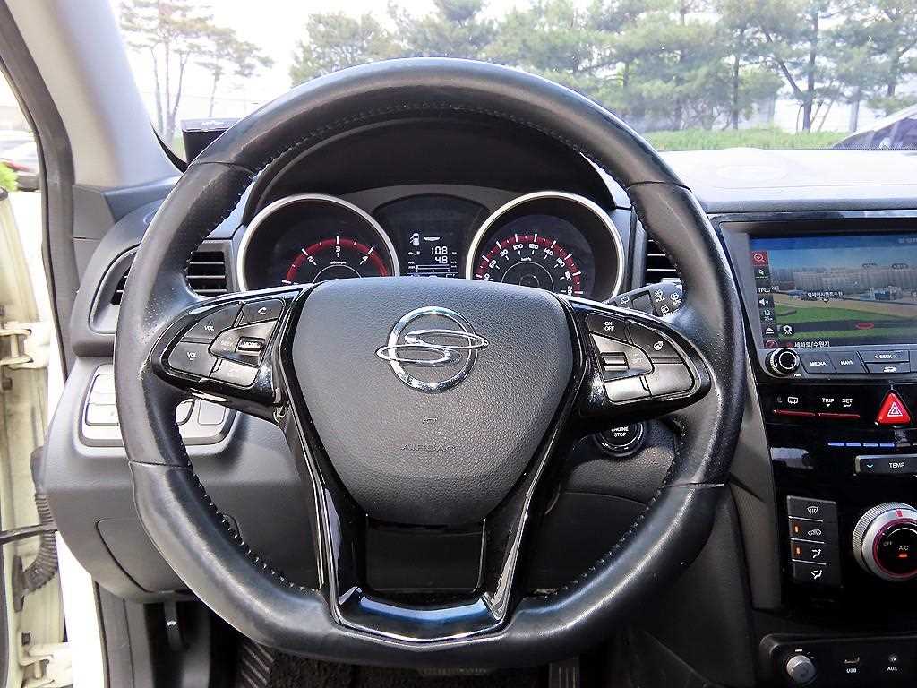 Ssangyong Tivoli - Vista 8