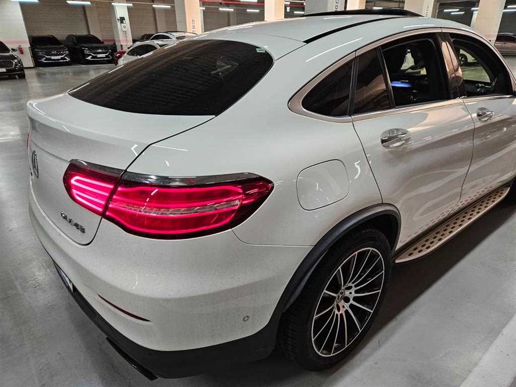 Mercedes Benz GLC Class - Vista 6