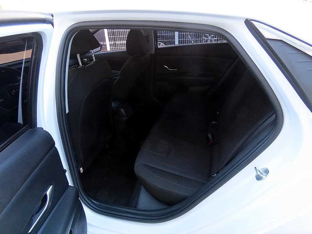 HYUNDAI Avante - Vista 6