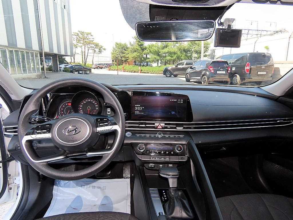 HYUNDAI Avante - Vista 7