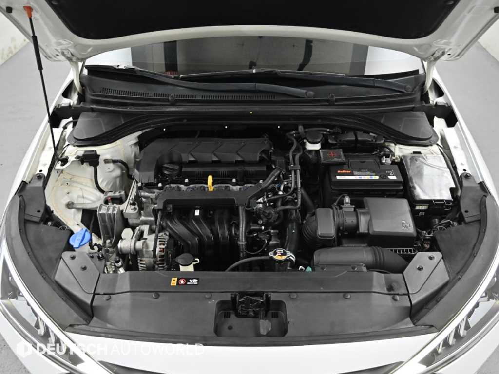 HYUNDAI Avante - Vista 6