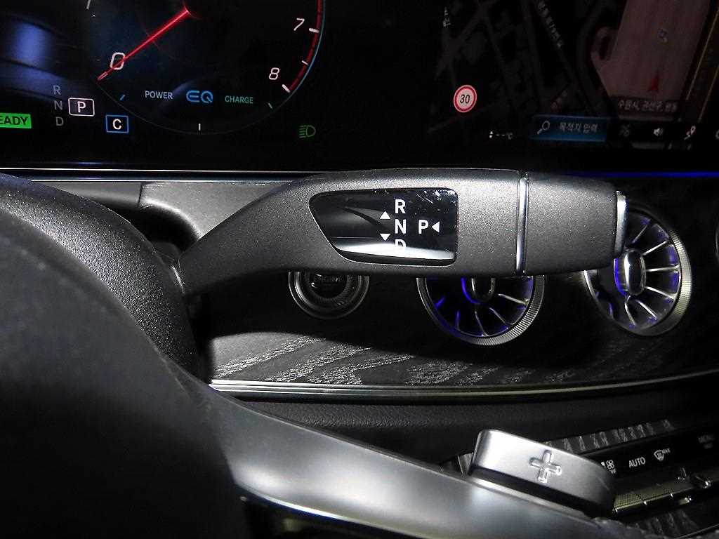 Mercedes Benz CLS Class - Vista 12