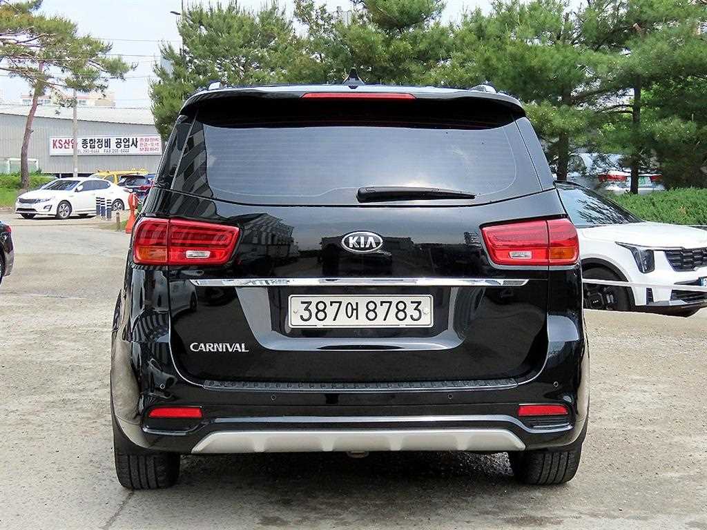 KIA Carnival - Vista 4