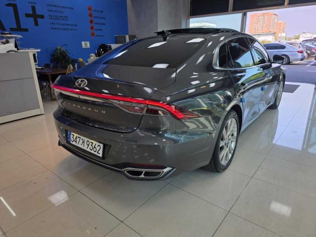 HYUNDAI Grandeur - Vista 3