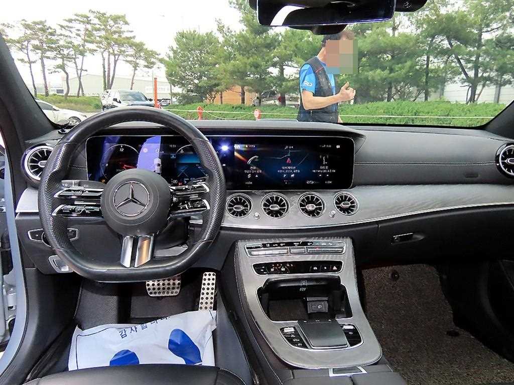 Mercedes Benz E class - Vista 7